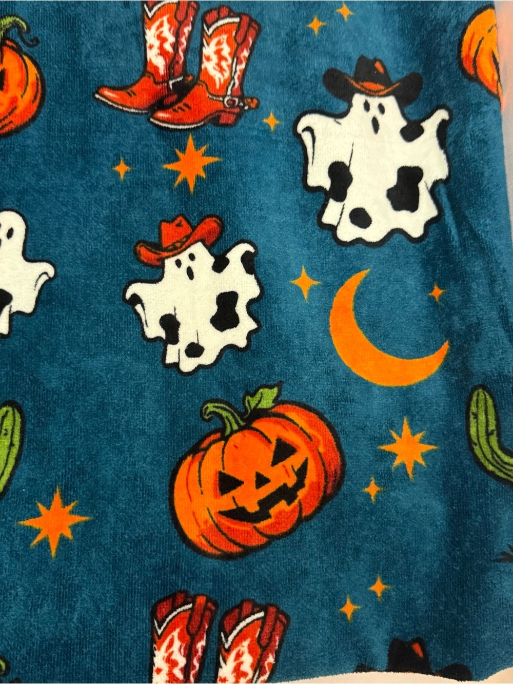 NWT Wrangler Halloween print bath towels